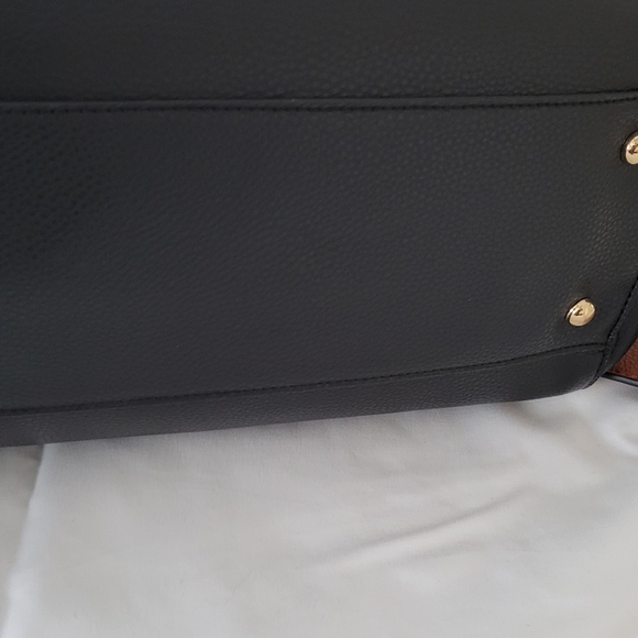 G.H. Bass & Co. 3-in-1 tote, purse and wallet. - Picture 7 of 14